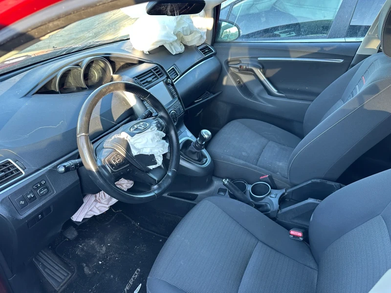 Toyota Verso 1.6 d4d 112 кс на части! , снимка 5 - Автомобили и джипове - 52701765