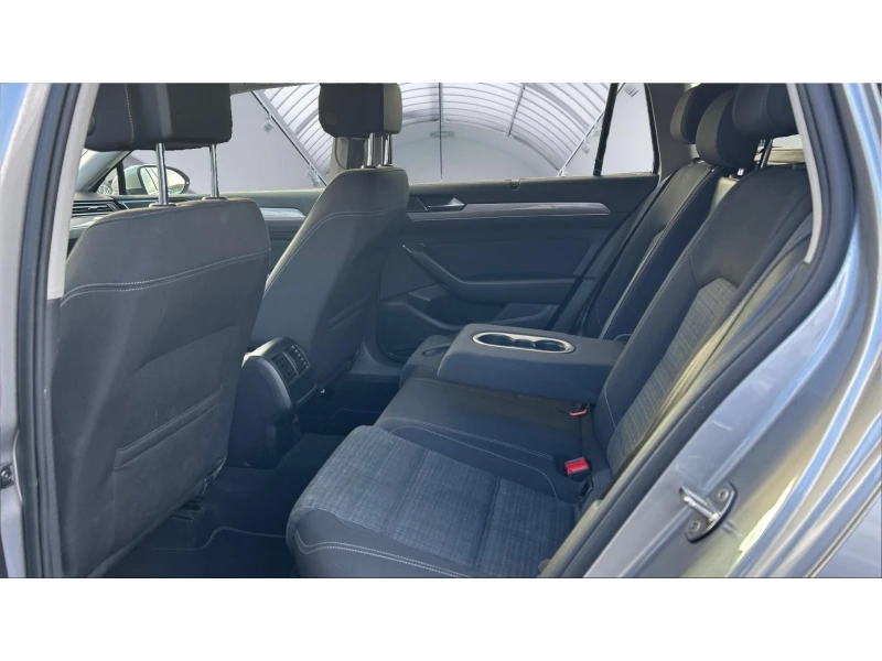 VW Passat 2. 0 TDi DSG SCR, Месечна вноска от 499 лв., снимка 12 - Автомобили и джипове - 52344222