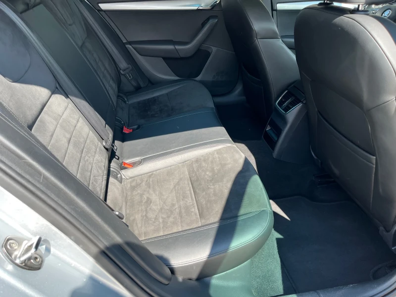 Skoda Octavia 2.0D 4x4 184кс / Швейцария, снимка 8 - Автомобили и джипове - 52518460