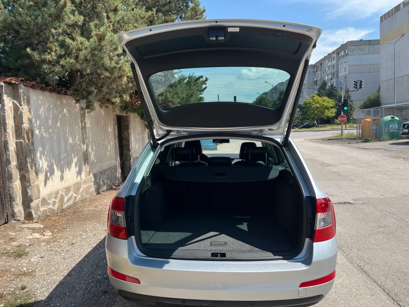 Skoda Octavia 2.0D 4x4 184кс / Швейцария, снимка 10 - Автомобили и джипове - 52518460