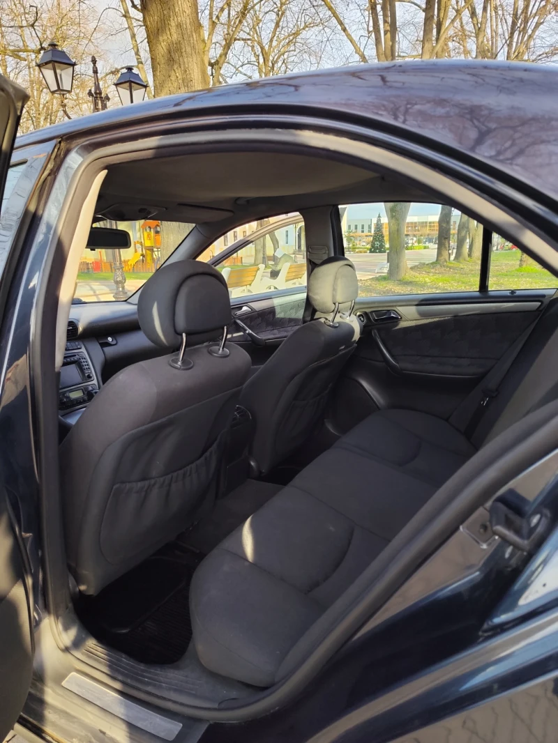 Mercedes-Benz 220 C 220 Avantgarde, снимка 7 - Автомобили и джипове - 52709420
