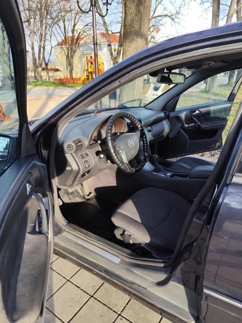 Mercedes-Benz 220 C 220 Avantgarde, снимка 5 - Автомобили и джипове - 52709420