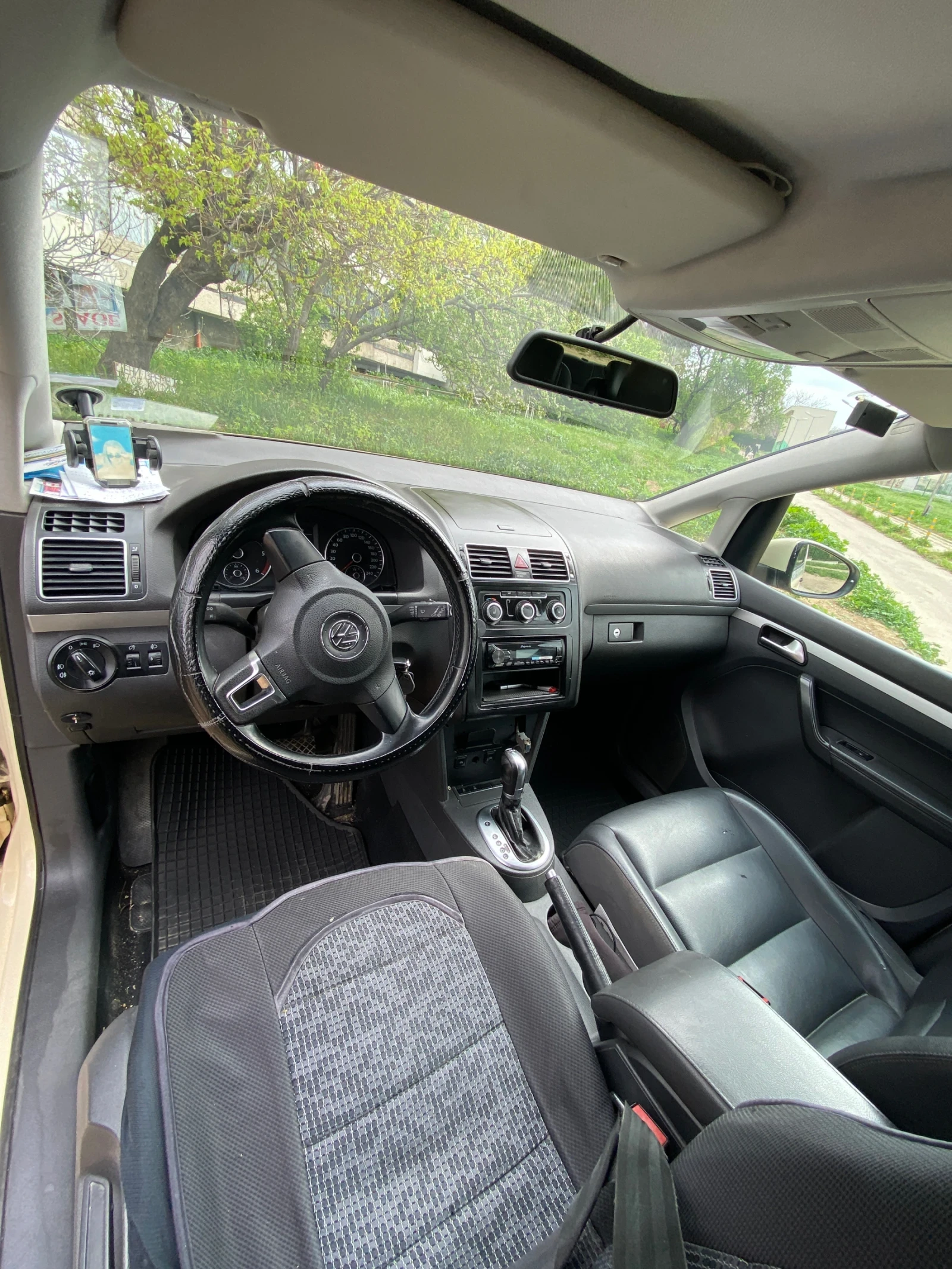 VW Touran 2.0 TDI 110к.с DSG 6  AUTOMAT - изображение 6