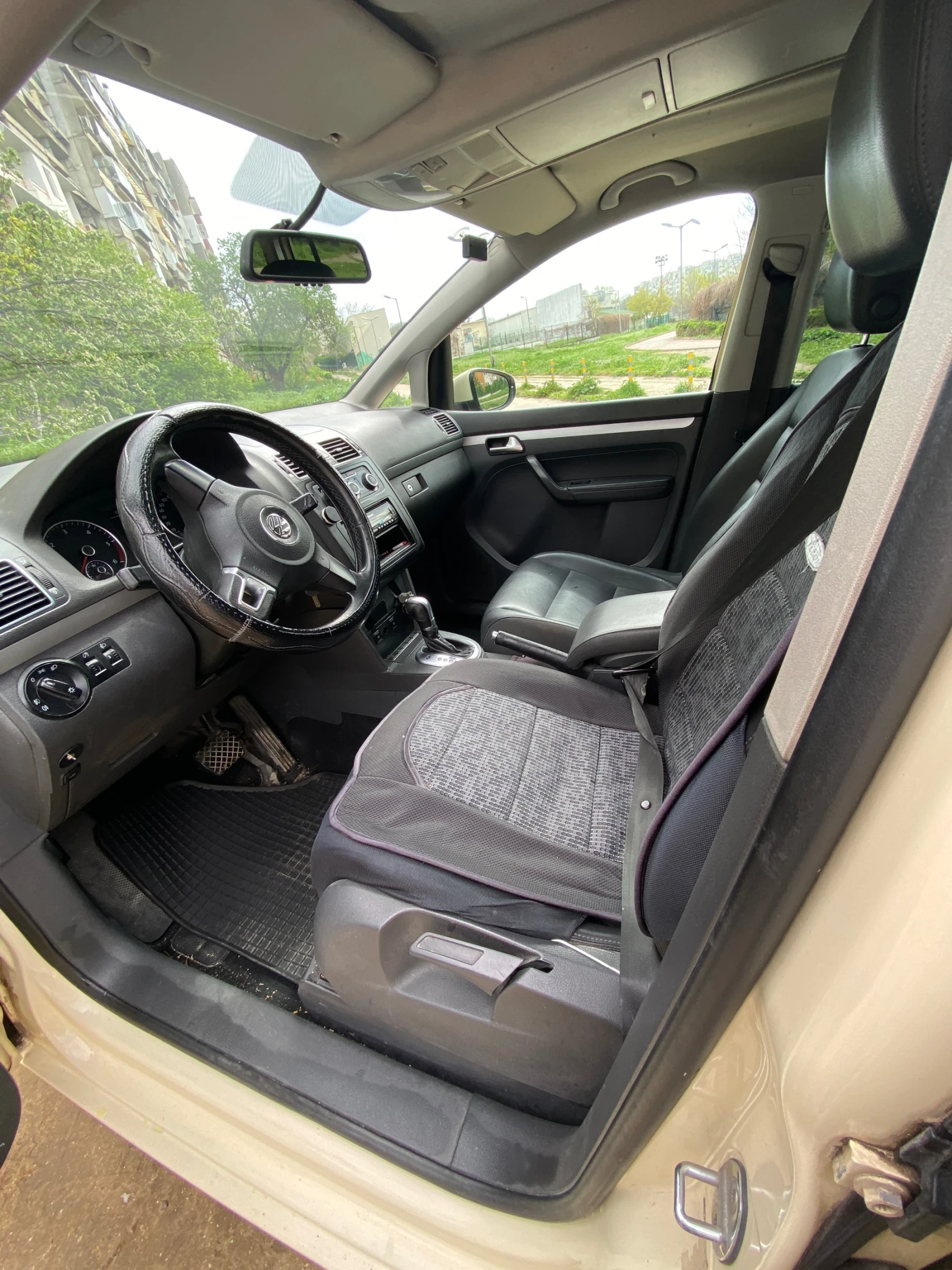 VW Touran 2.0 TDI 110к.с DSG 6  AUTOMAT - изображение 7