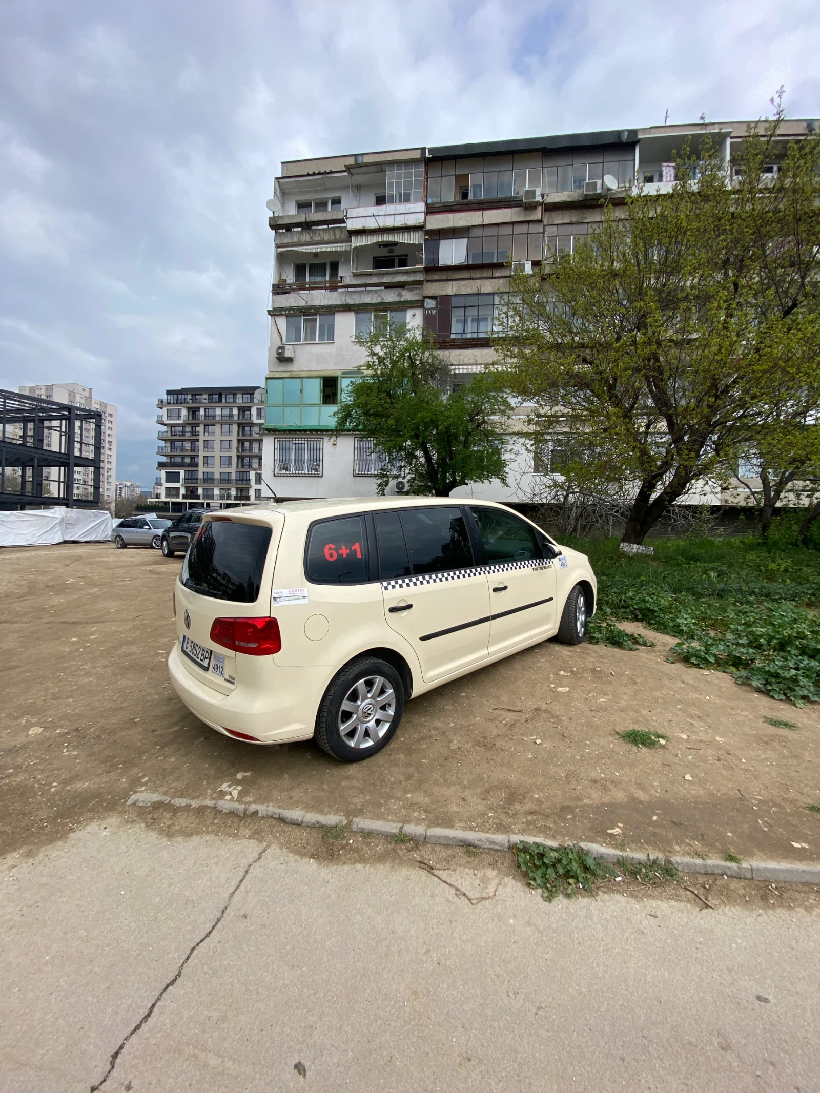 VW Touran 2.0 TDI 110к.с DSG 6  AUTOMAT - изображение 5