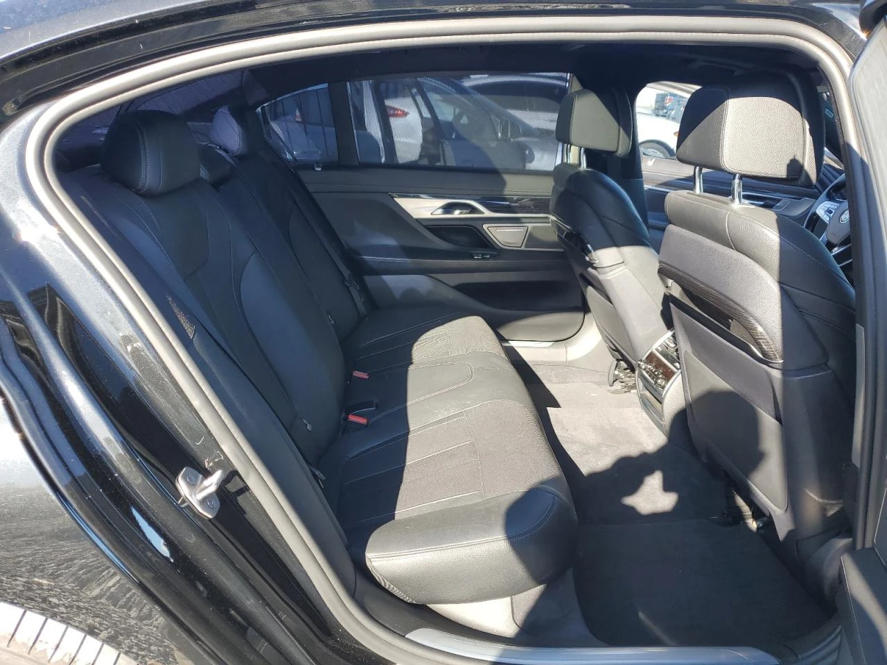 BMW 740 Li* M-PACK* HARMAN* * HEAD UP* ПАНО* KEYLESS - изображение 10