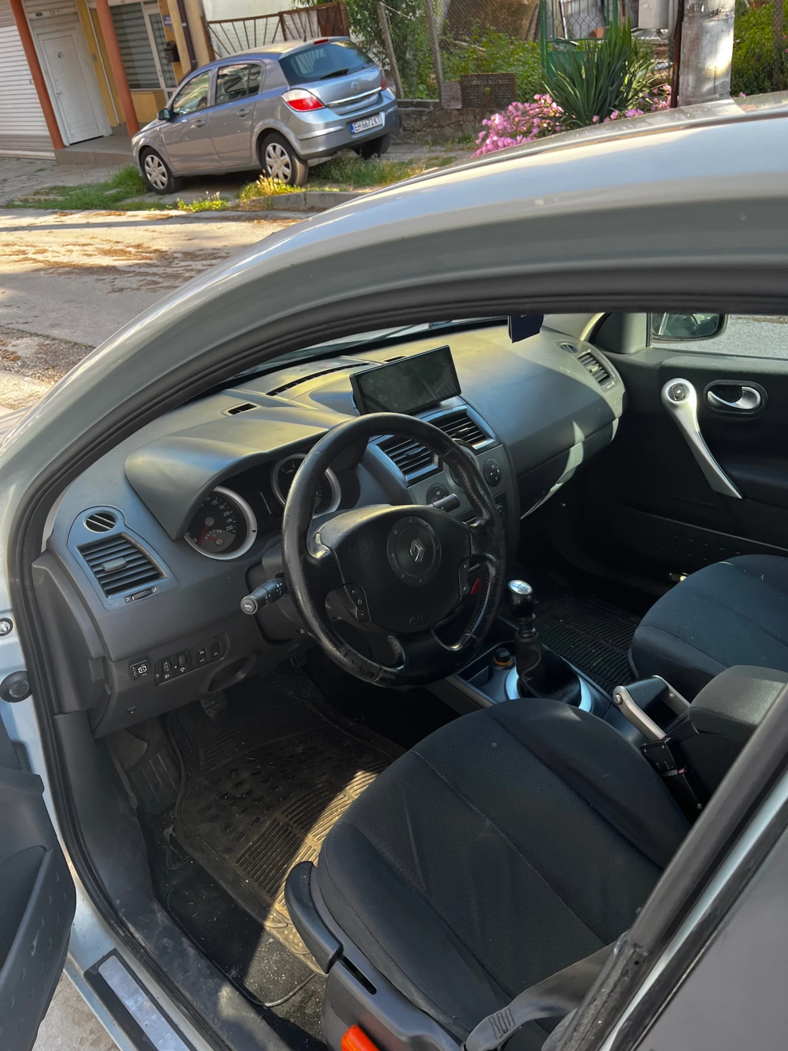 Renault Megane 2.0 газ/бензи keyless LED clima Navi 2 компл джант - изображение 6