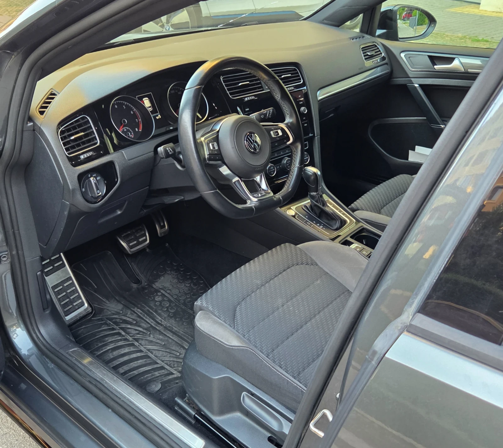 VW Golf R-line 1.4 TSI DSG - изображение 9