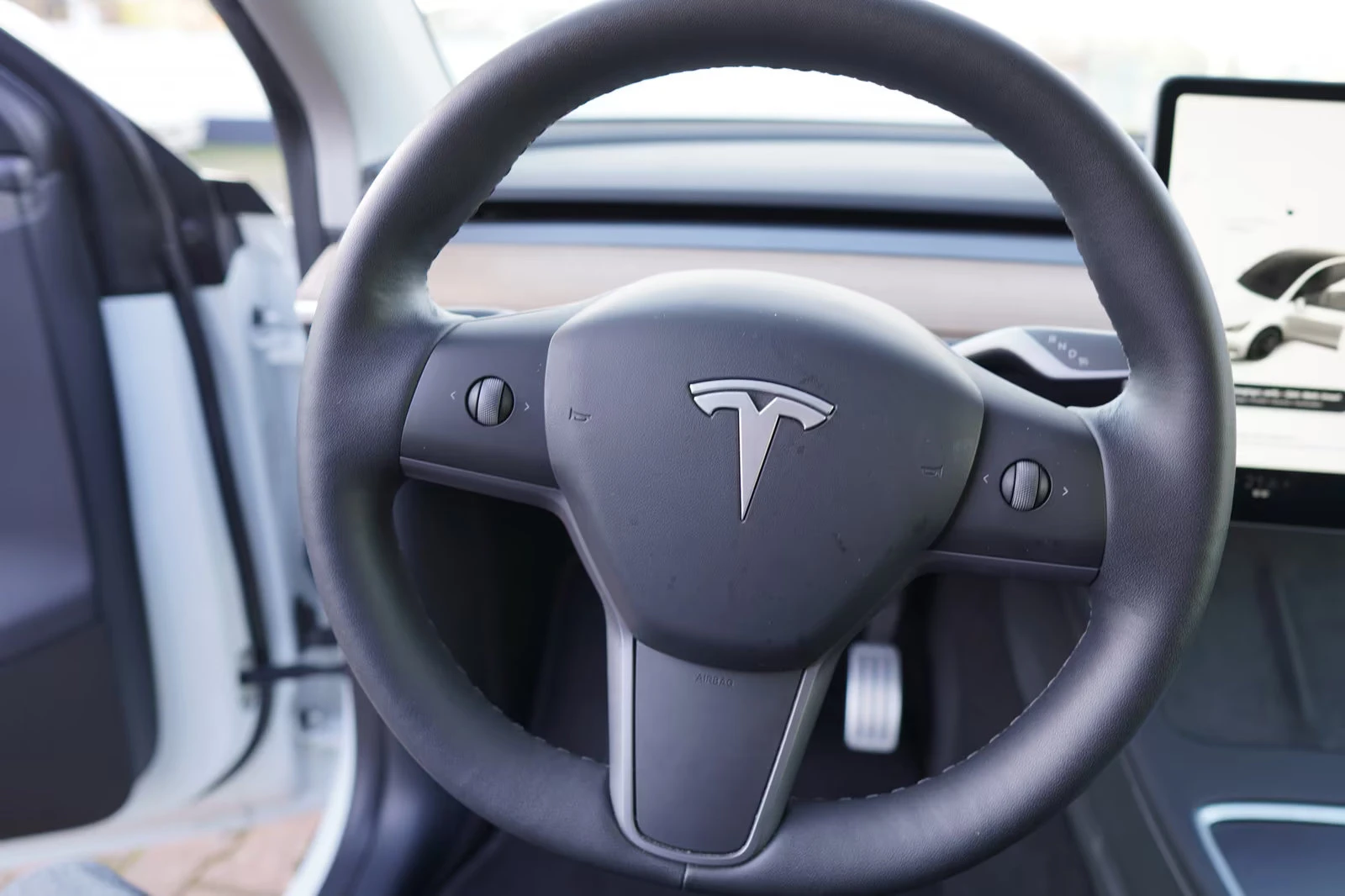 Tesla Model Y LONG-RANGE/AWD/514HP/CARPLAY/PANO/MATRIX/367f - изображение 10