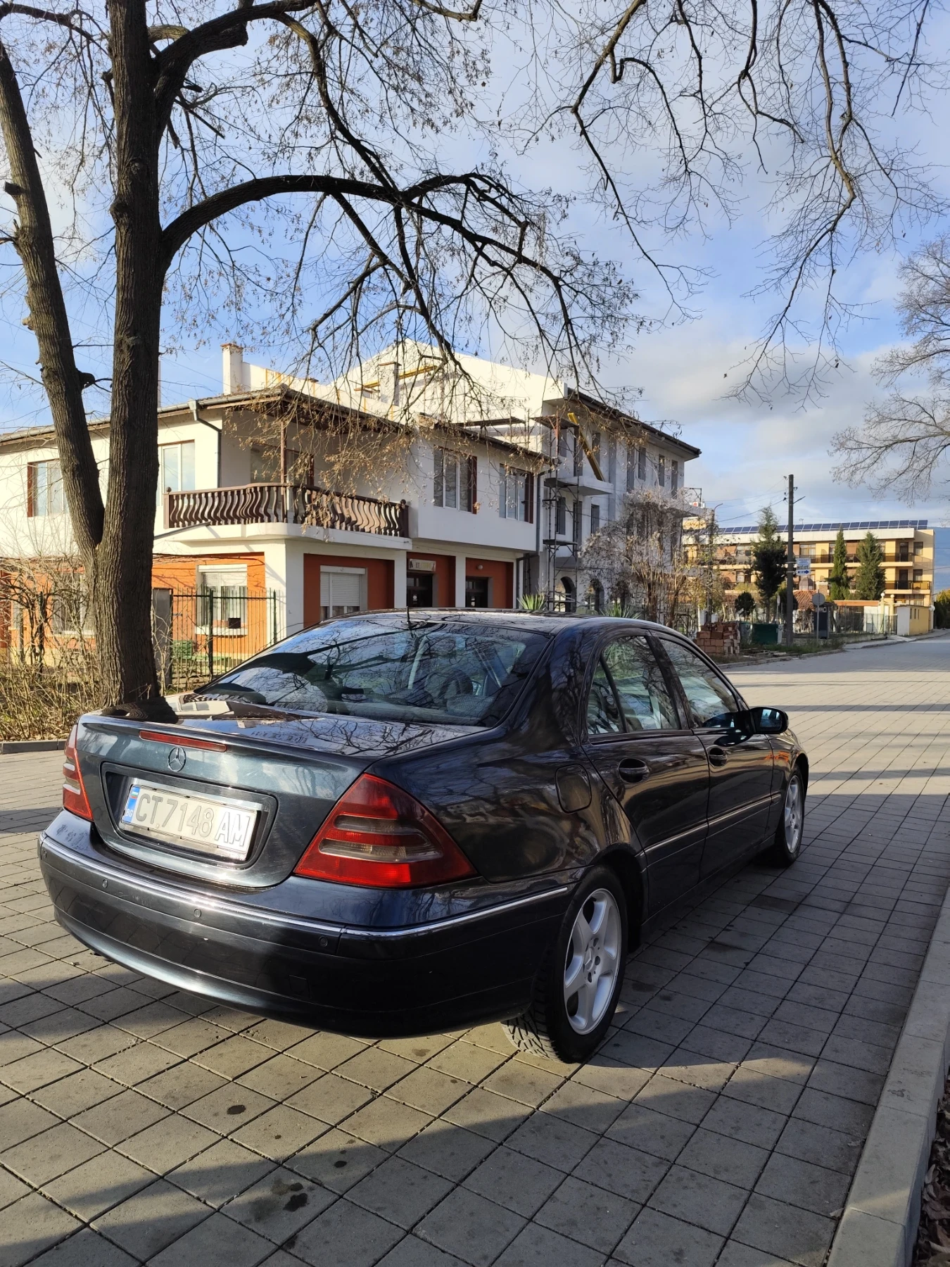 Mercedes-Benz 220 C 220 Avantgarde - изображение 4