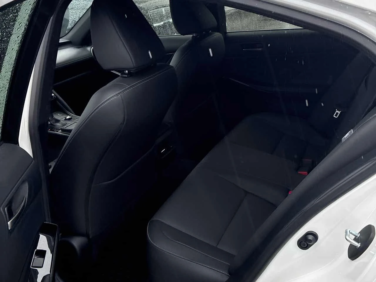 Lexus IS 300 * CARFAX * БЕЗ ПЪРВОНАЧАЛНА ВНОСКА, снимка 14 - Автомобили и джипове - 54225944