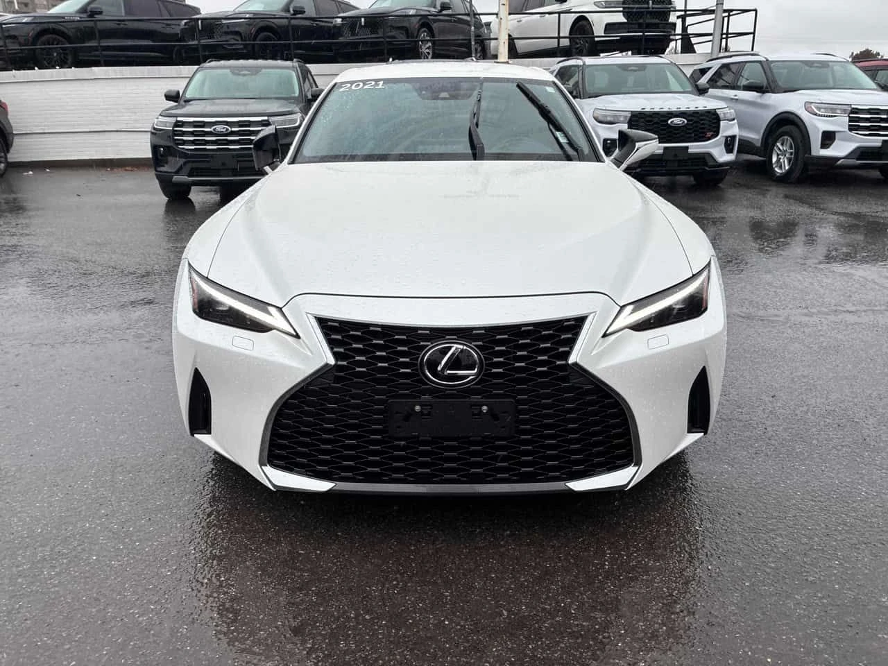 Lexus IS 300 * CARFAX * БЕЗ ПЪРВОНАЧАЛНА ВНОСКА, снимка 6 - Автомобили и джипове - 54225944