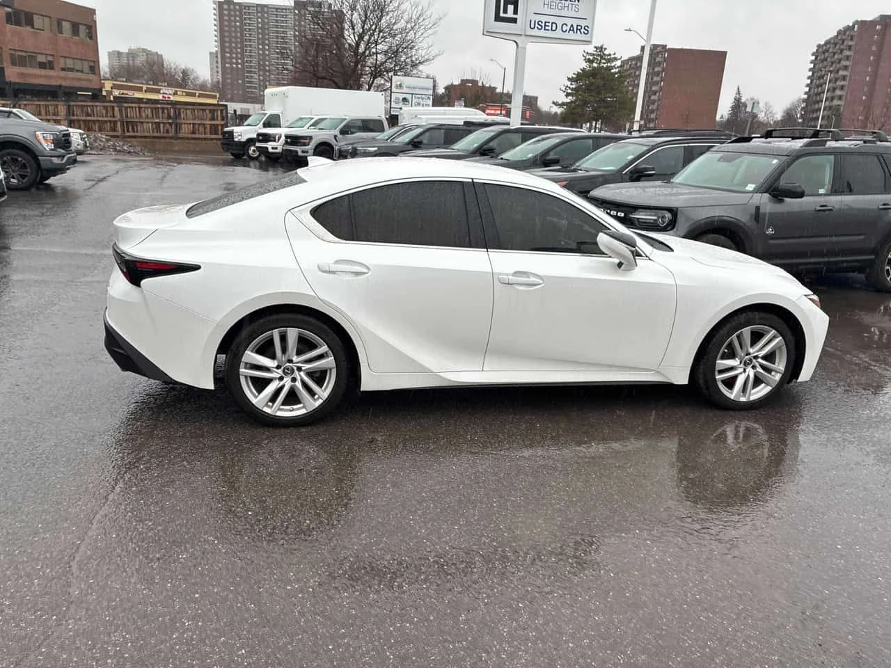 Lexus IS 300 * CARFAX * БЕЗ ПЪРВОНАЧАЛНА ВНОСКА, снимка 3 - Автомобили и джипове - 54225944