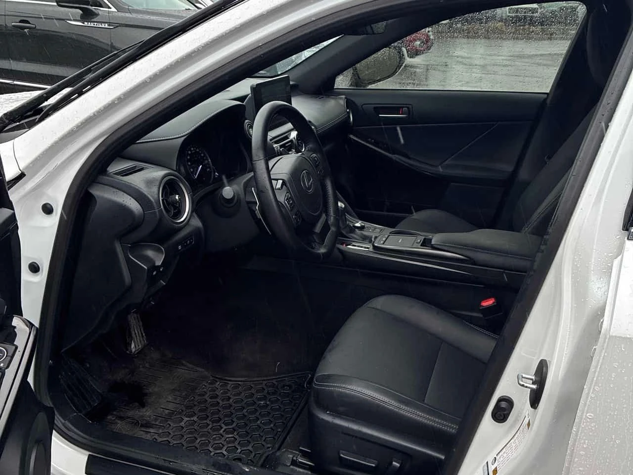 Lexus IS 300 * CARFAX * БЕЗ ПЪРВОНАЧАЛНА ВНОСКА, снимка 5 - Автомобили и джипове - 54225944