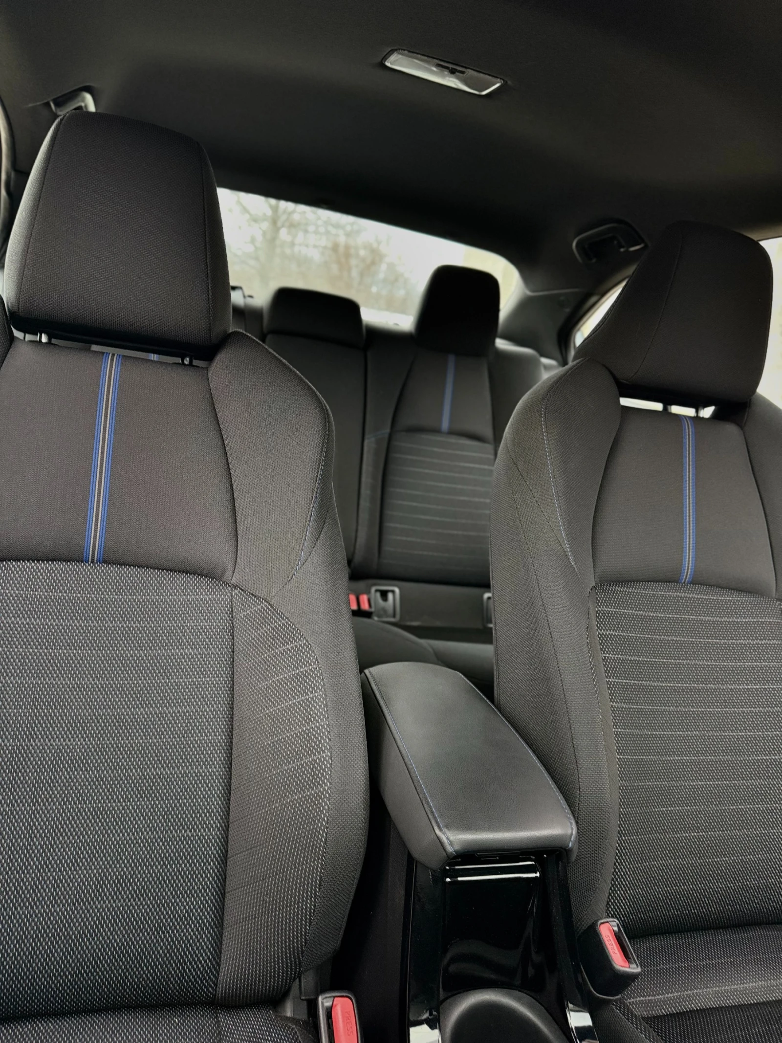 Toyota Corolla 2.0 SE 2021г. , снимка 11 - Автомобили и джипове - 54543424
