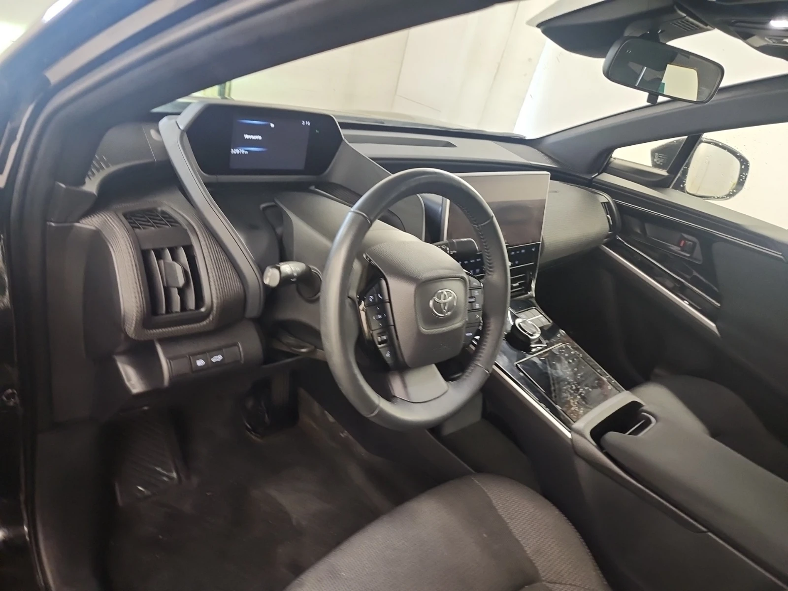 Toyota bZ4X LE FWD  | Mobile.bg � ����������� 8