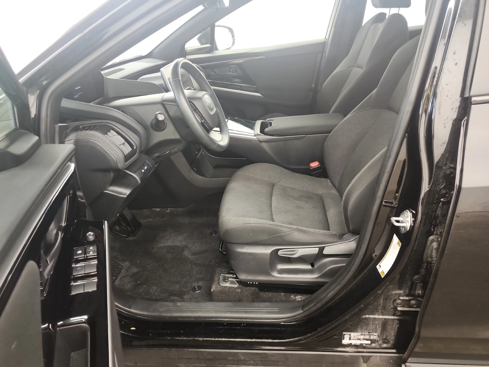 Toyota bZ4X LE FWD  | Mobile.bg � ����������� 7