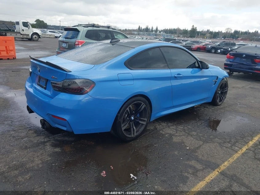 BMW M4 Blind Spot Alert* Driver Assistance Plus* Executiv, снимка 4 - Автомобили и джипове - 54945031