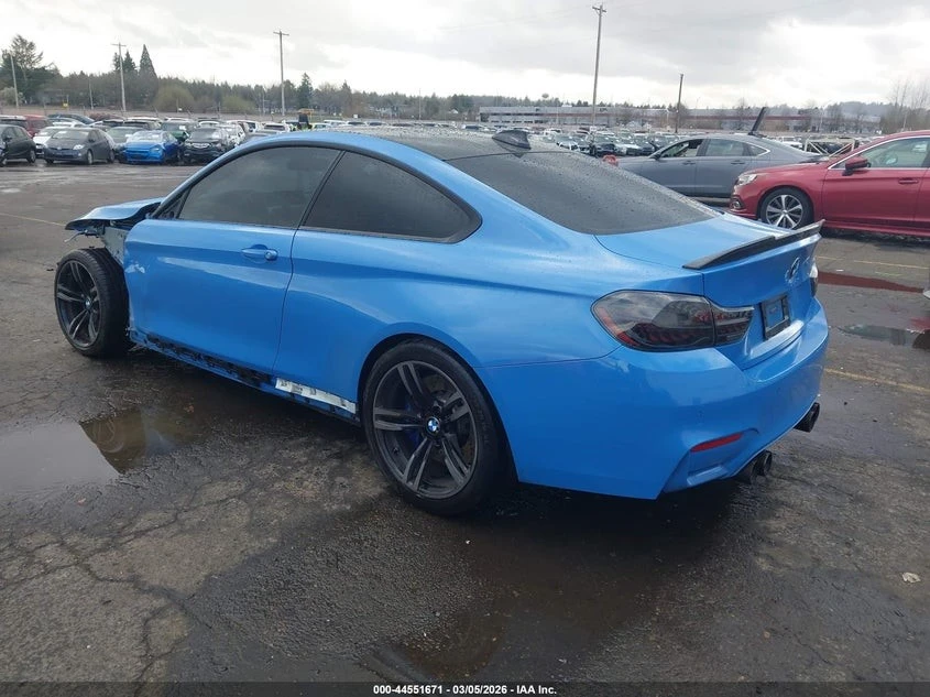 BMW M4 Blind Spot Alert* Driver Assistance Plus* Executiv, снимка 3 - Автомобили и джипове - 54945031