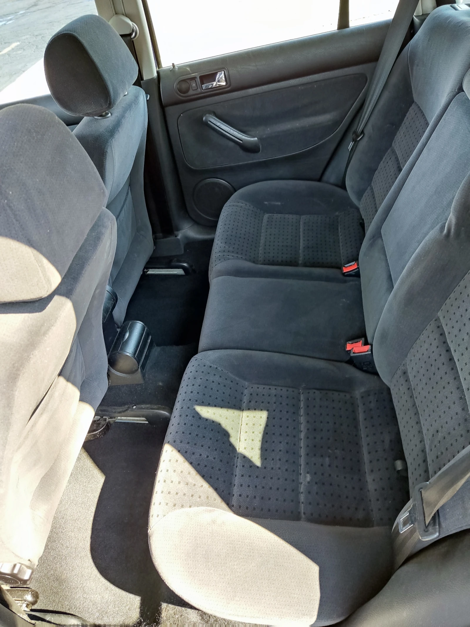VW Golf 1.9 TDI, снимка 6 - Автомобили и джипове - 55016510