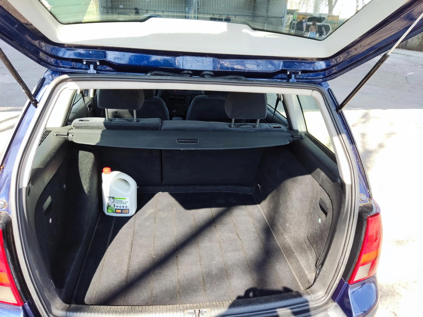 VW Golf 1.9 TDI, снимка 4 - Автомобили и джипове - 55016510