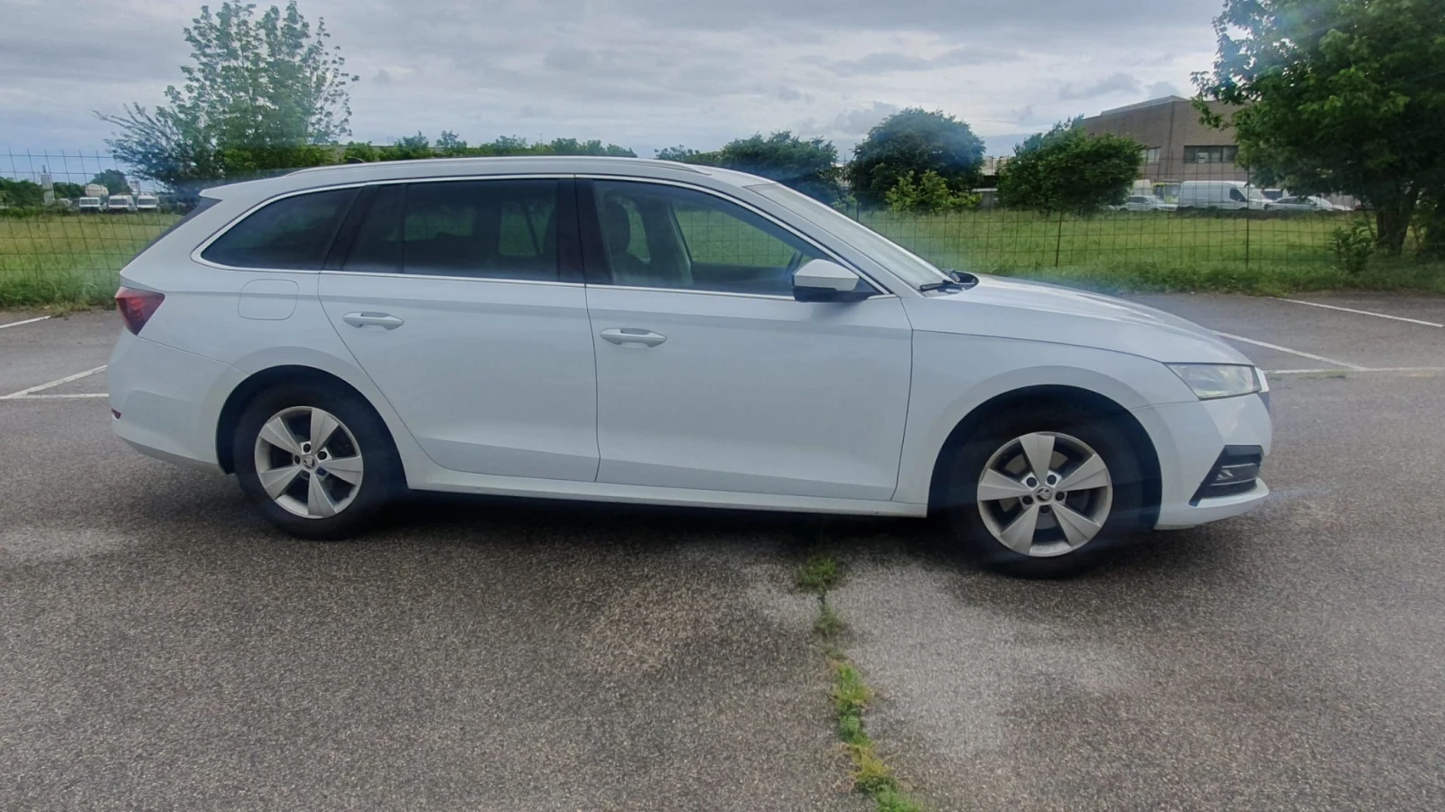 Skoda Octavia 2.0TDI 150кс.* Matrix* LED* Digital* Keyless, снимка 4 - Автомобили и джипове - 55049308