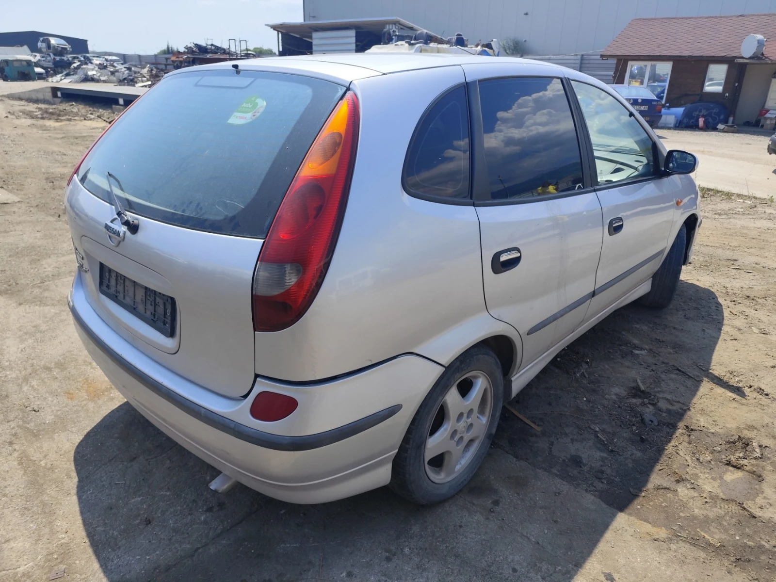 Nissan Almera tino 2.2DCI, снимка 4 - Автомобили и джипове - 55057257