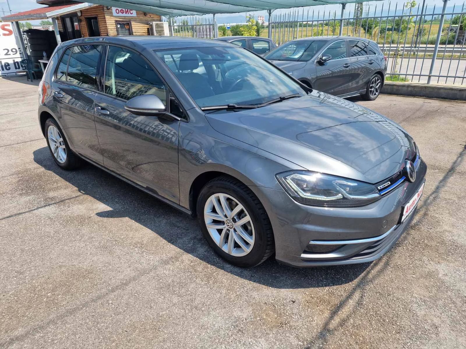 VW Golf 1.4TGI-AUTOMATIC-HIGT LINE, снимка 2 - Автомобили и джипове - 55069437
