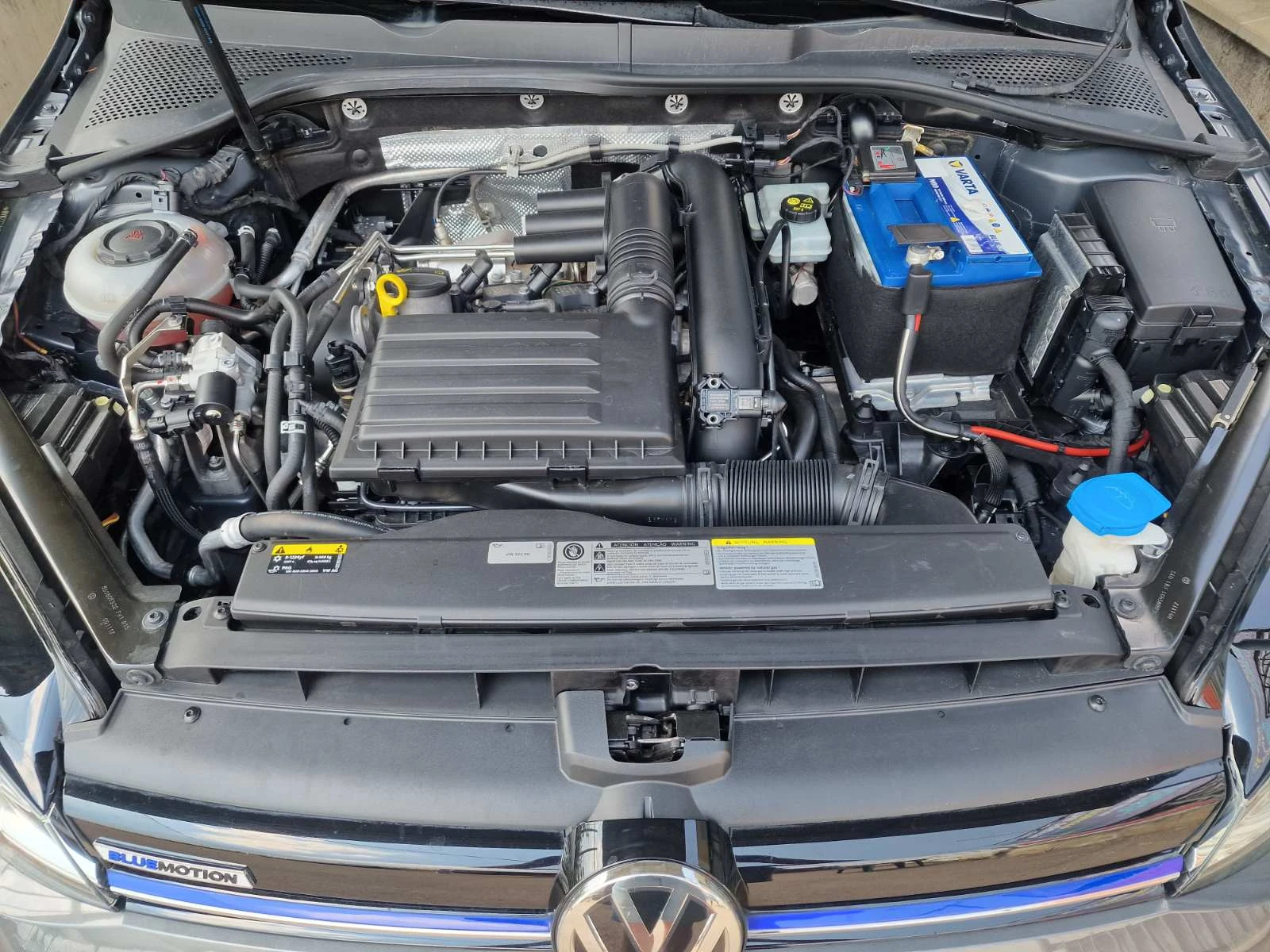 VW Golf 1.4TGI-AUTOMATIC-HIGT LINE, снимка 16 - Автомобили и джипове - 55069437