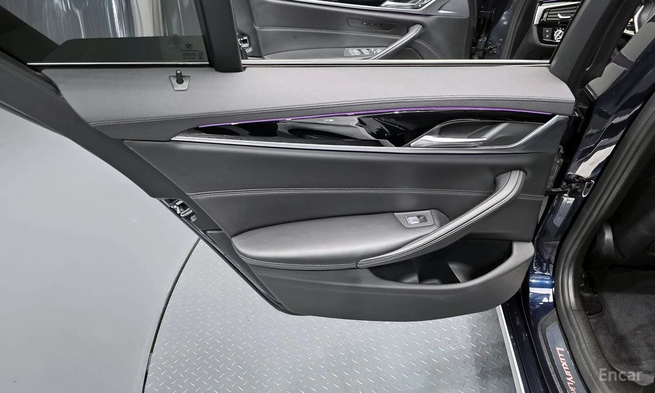 BMW 520 ОБДУХВАНЕ * HEAD-UP * ОПЦИЯ ЗА ФИНАНСИРАНЕ, снимка 15 - Автомобили и джипове - 55234157