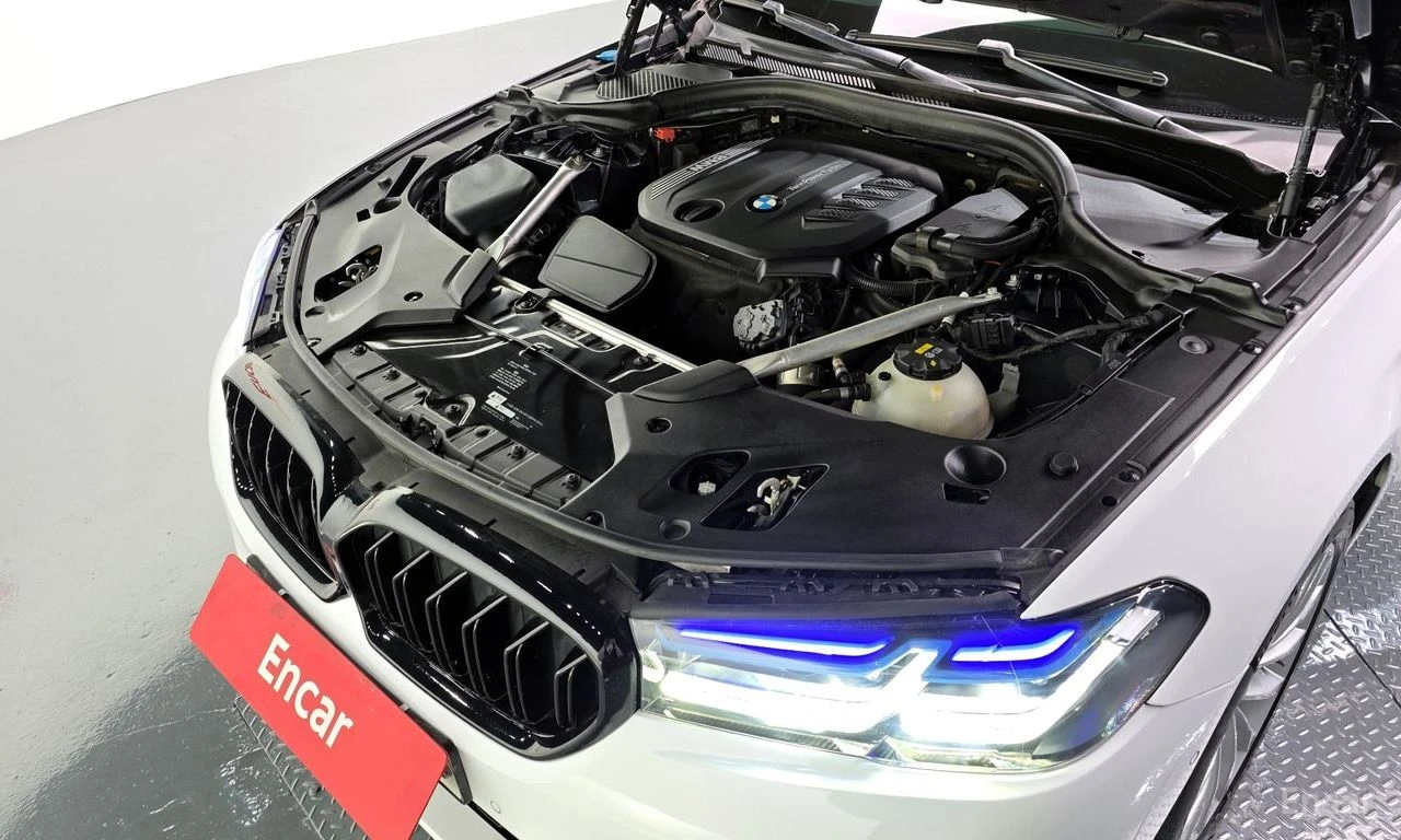 BMW 520 ОБДУХВАНЕ * HEAD-UP * ОПЦИЯ ЗА ФИНАНСИРАНЕ, снимка 10 - Автомобили и джипове - 55234157