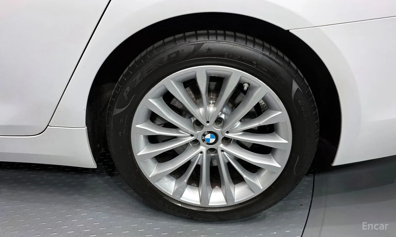 BMW 520 ОБДУХВАНЕ * HEAD-UP * ОПЦИЯ ЗА ФИНАНСИРАНЕ, снимка 7 - Автомобили и джипове - 55234157