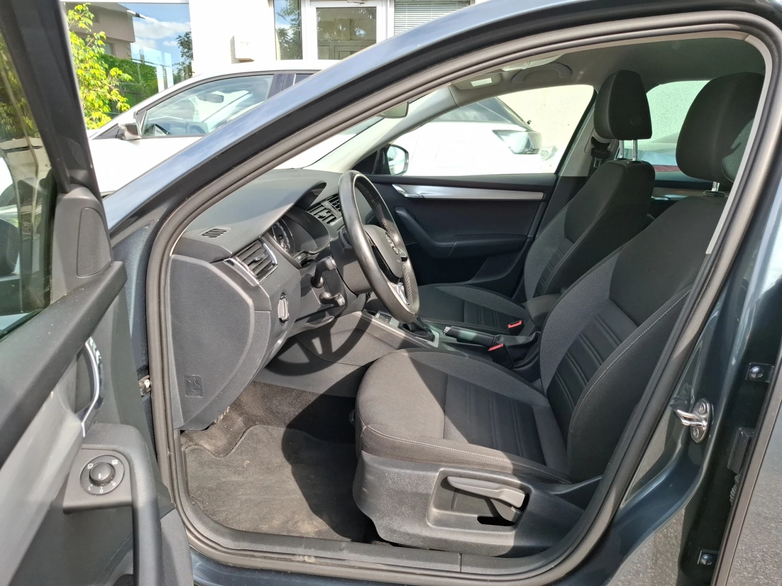 Skoda Octavia 1.5 TSI / G-TEC, снимка 8 - Автомобили и джипове - 55273663