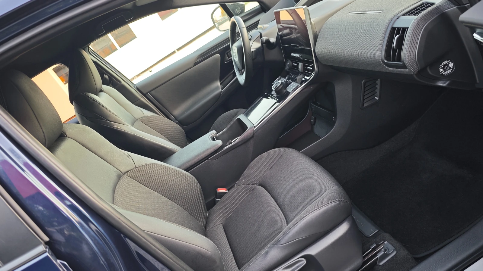 Toyota bZ4X ��������� 18.��������.2026� | Mobile.bg � ����������� 13