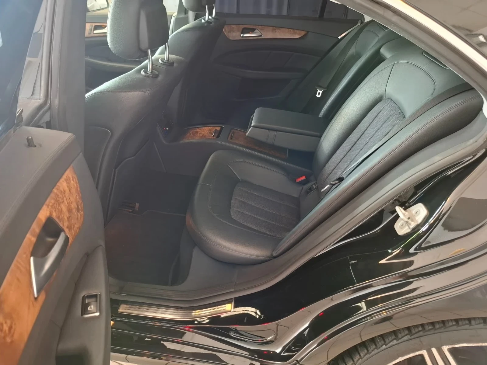 Mercedes-Benz CLS 350 152000км, снимка 9 - Автомобили и джипове - 56220410