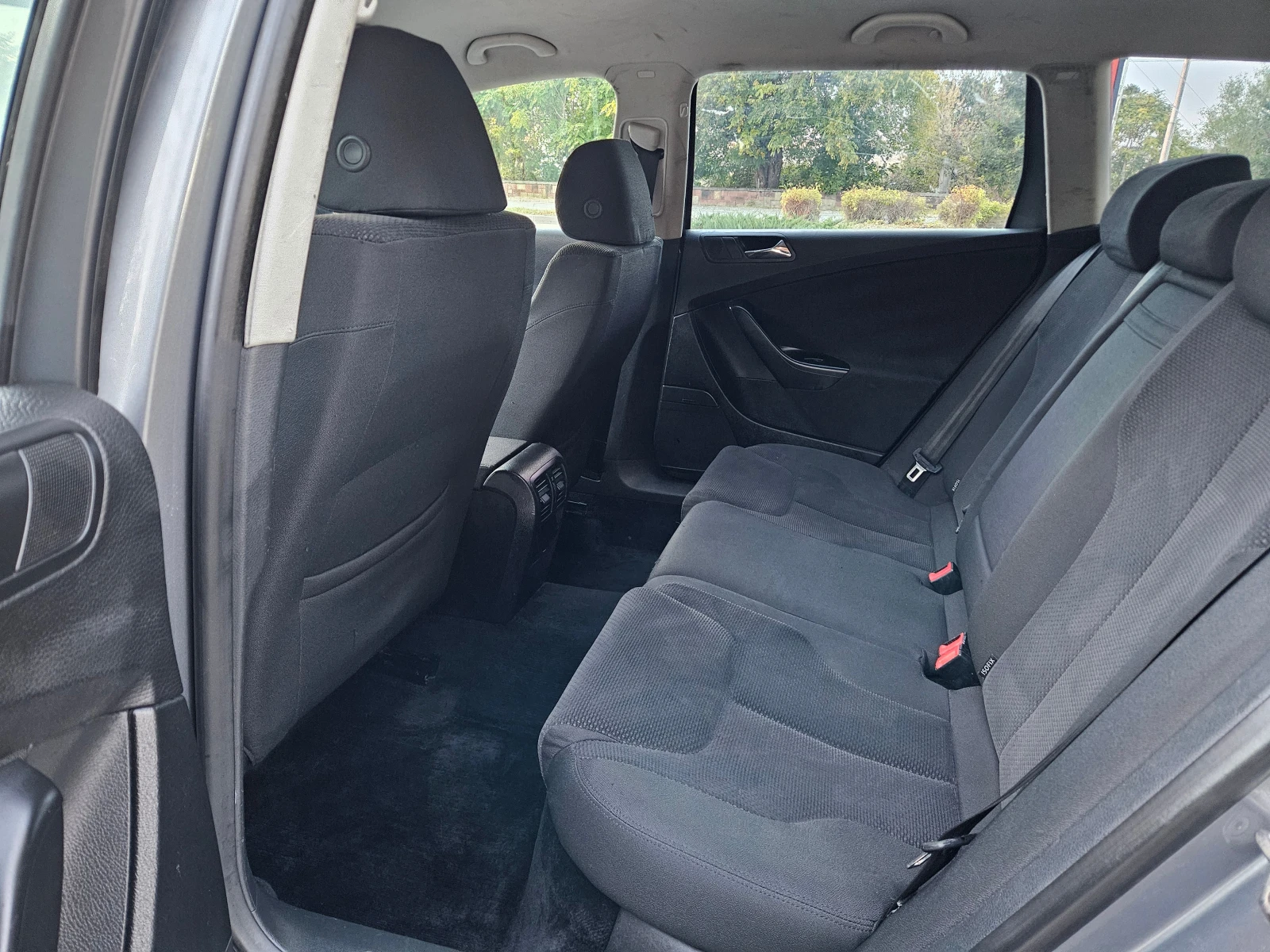 VW Passat 2.0, 140�.�., 8 �������, NAVI! | Mobile.bg � ����������� 8