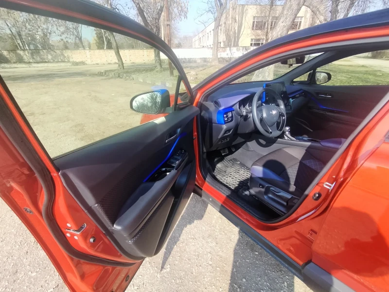 Toyota C-HR 2.0i XLE SPECIAL EDITION , снимка 8 - Автомобили и джипове - 48923067