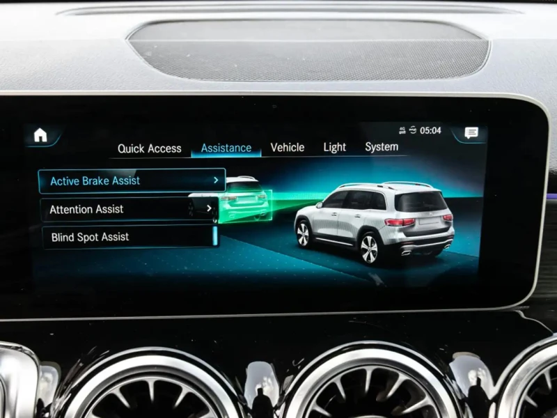 Mercedes-Benz GLB AMG packet* 4Matic* Distronic* Carplay* , снимка 17 - Автомобили и джипове - 52317815