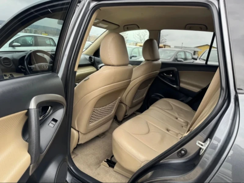 Toyota Rav4 D4D, снимка 13 - Автомобили и джипове - 53554026