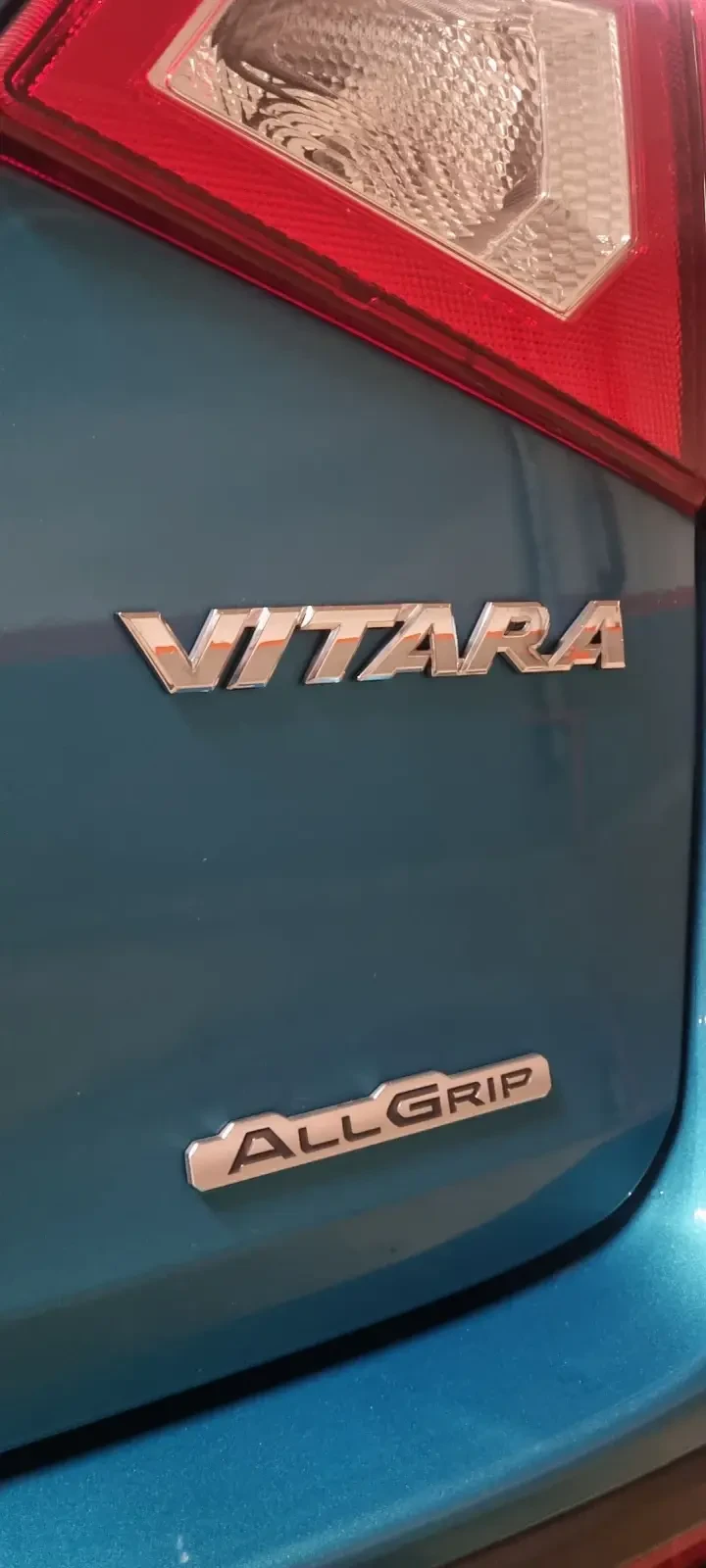 Suzuki Vitara Панорама-Дистроник-4х4-Автоматик-LED, снимка 5 - Автомобили и джипове - 48299669