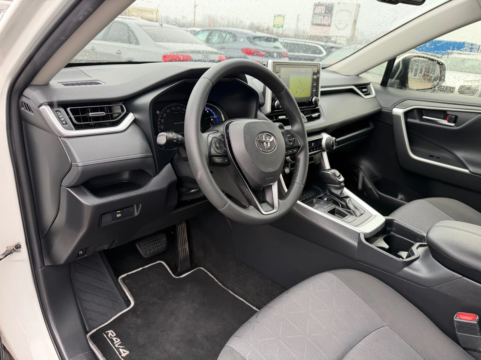 Toyota Rav4 2.5 HYBRID - изображение 10