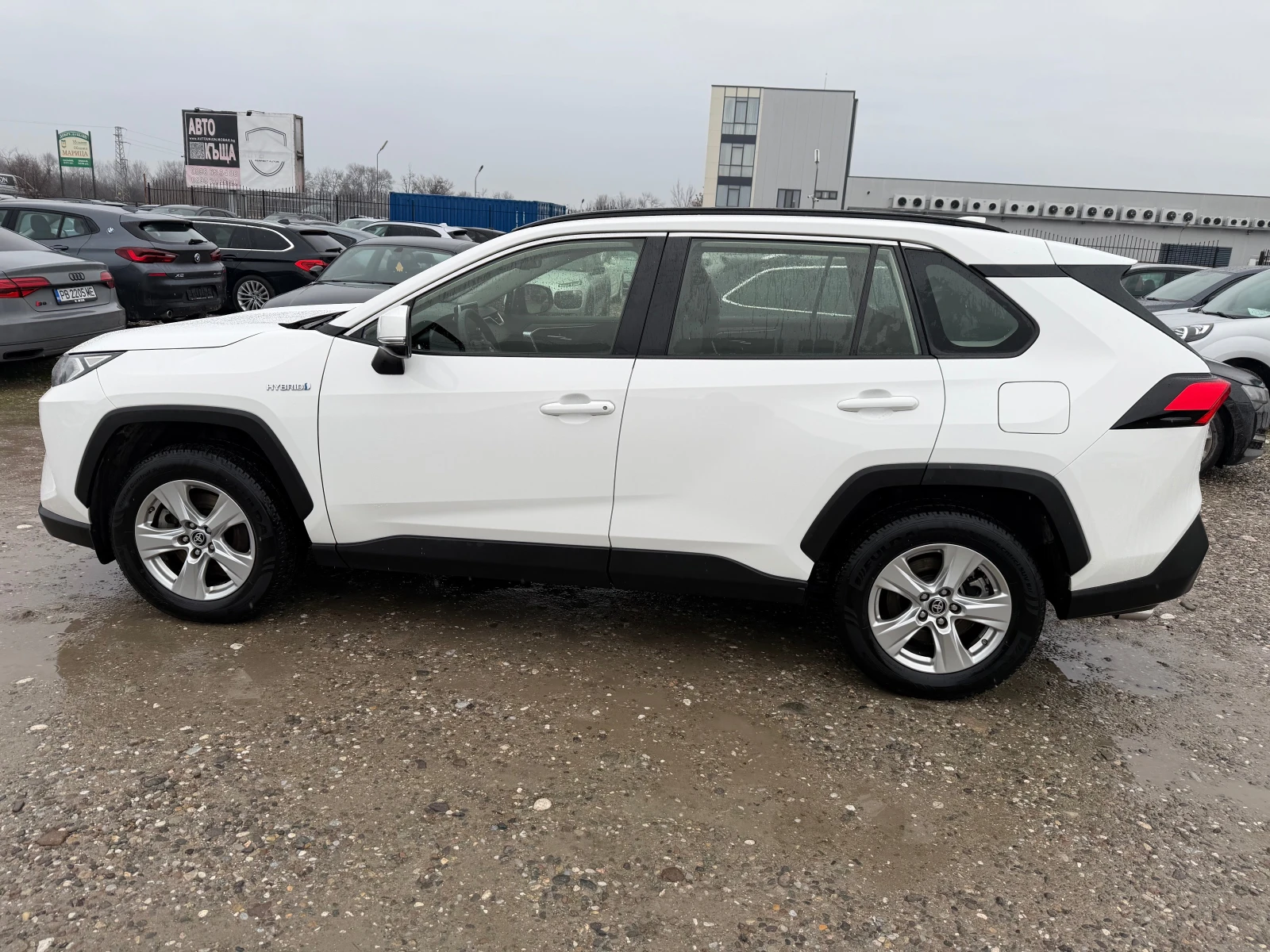 Toyota Rav4 2.5 HYBRID - изображение 8