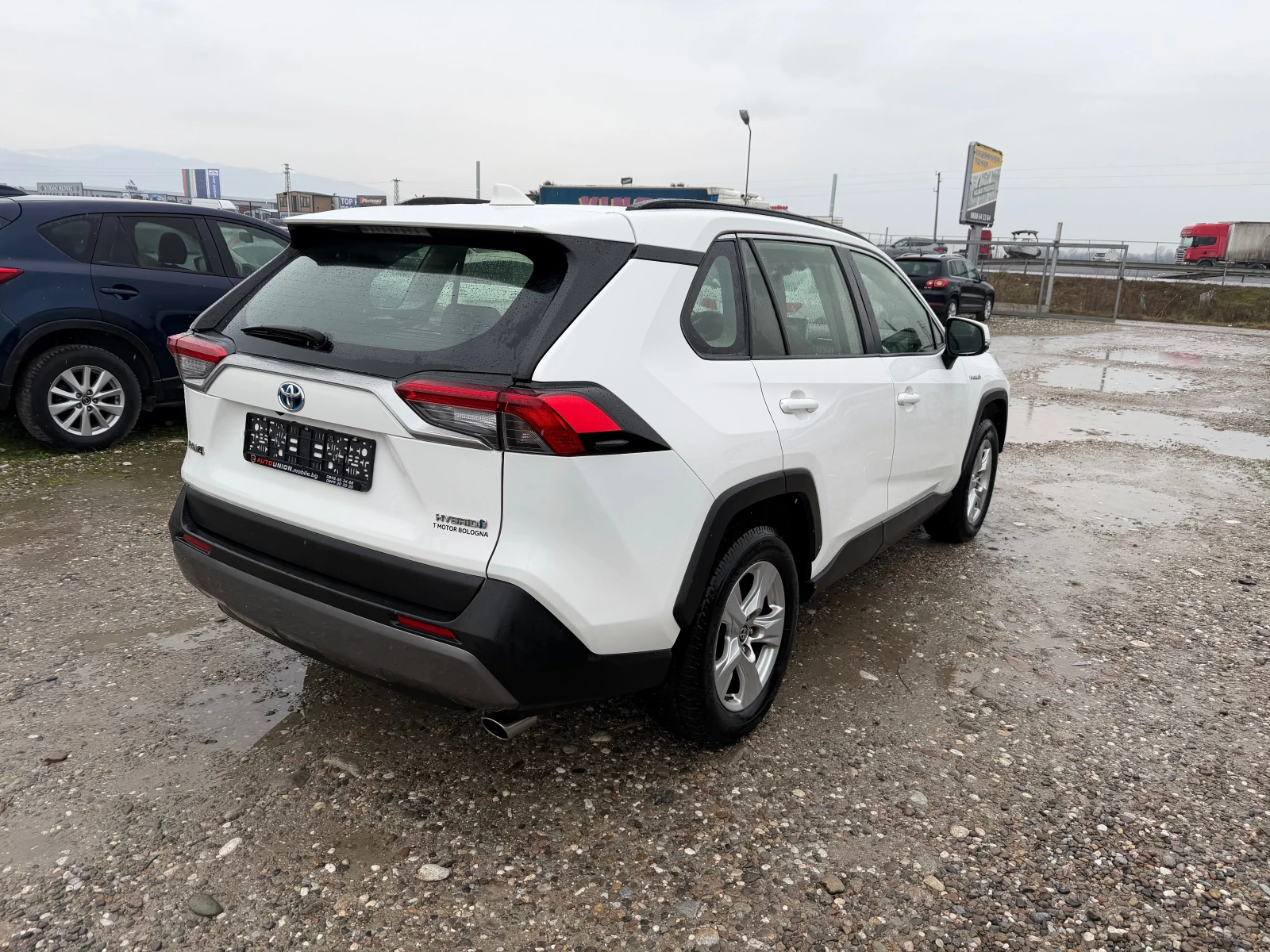 Toyota Rav4 2.5 HYBRID - изображение 5