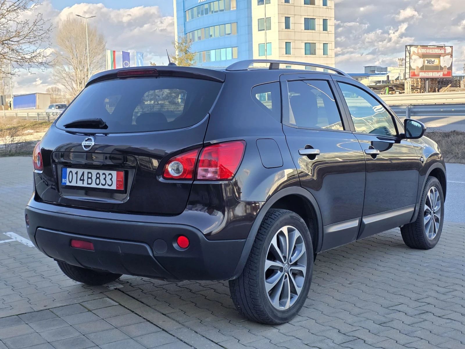 Nissan Qashqai 2.0i SWISS EDITION , снимка 3 - Автомобили и джипове - 53716409