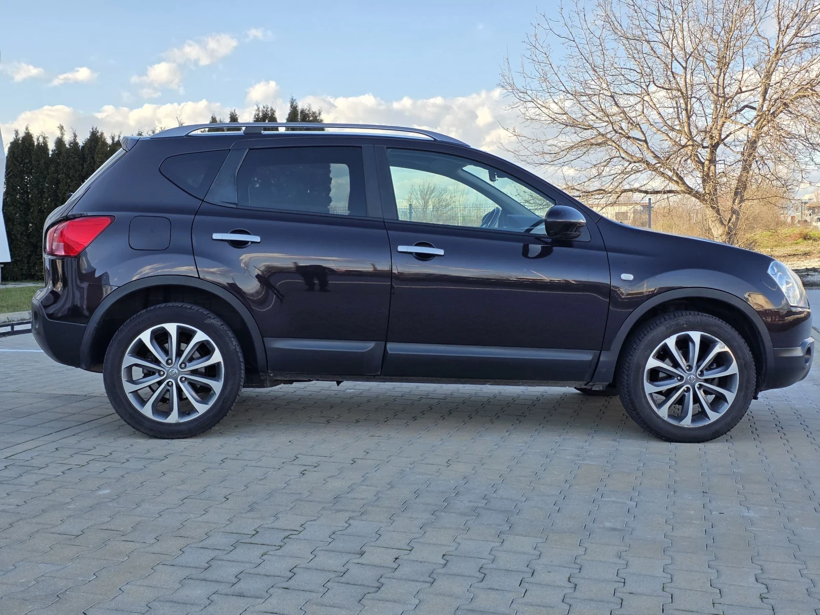 Nissan Qashqai 2.0i SWISS EDITION , снимка 5 - Автомобили и джипове - 53716409