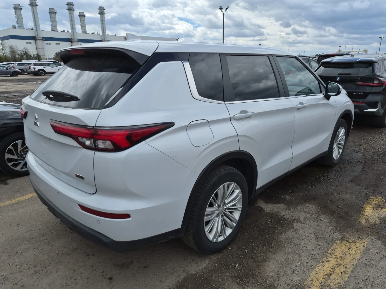 Mitsubishi Outlander, снимка 3 - Автомобили и джипове - 54576917