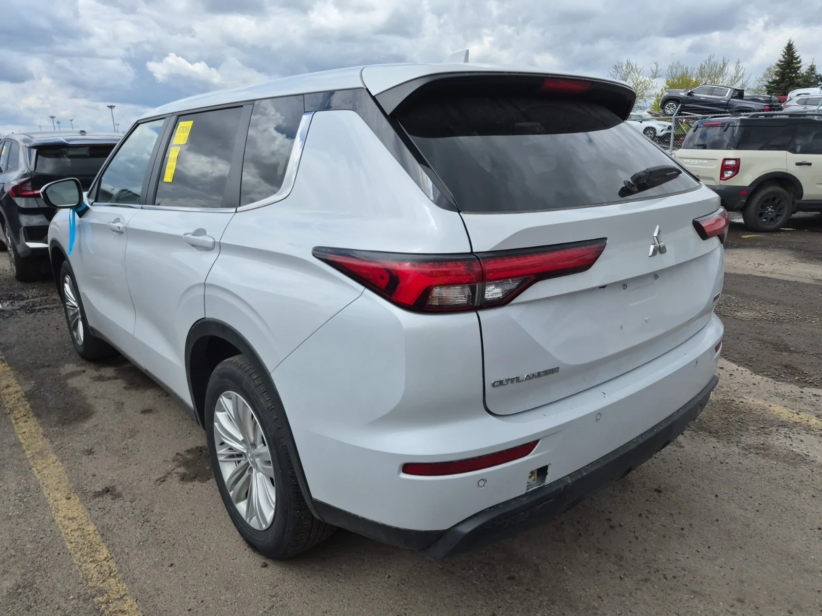 Mitsubishi Outlander, снимка 4 - Автомобили и джипове - 54576917
