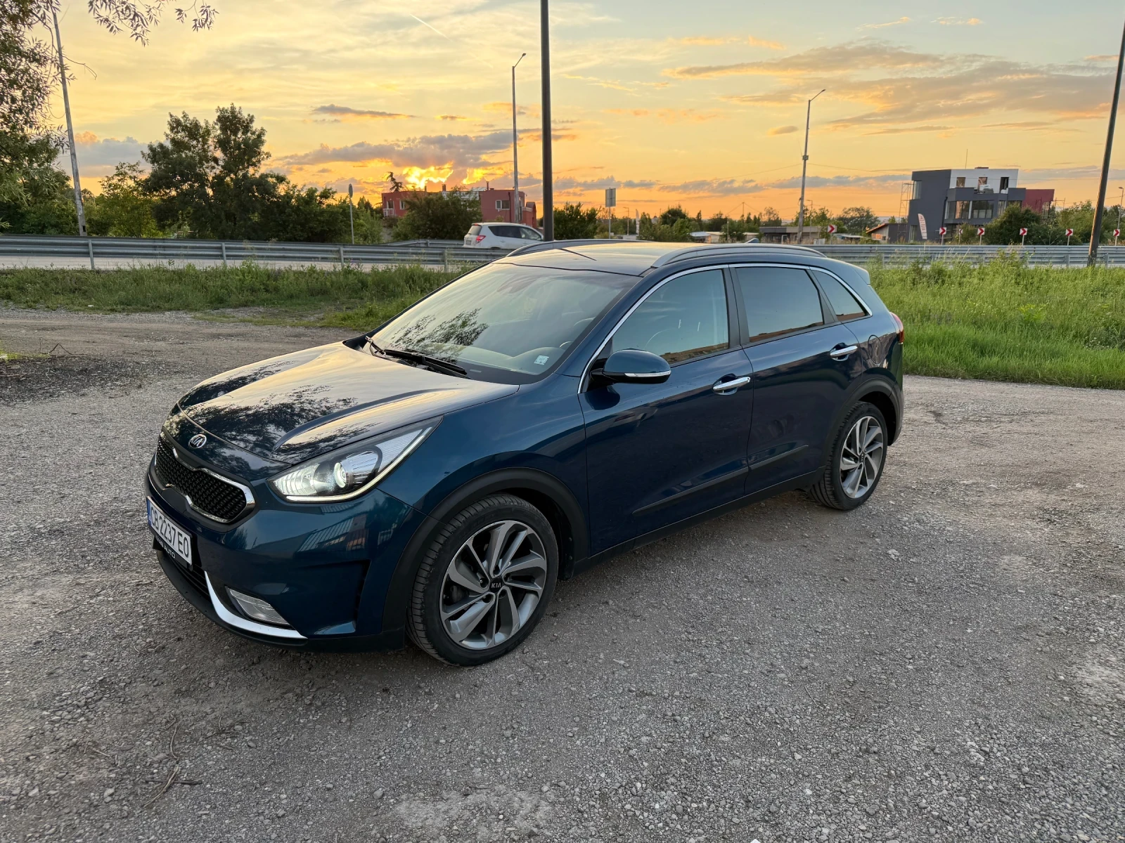 Kia Niro, снимка 2 - Автомобили и джипове - 55079709