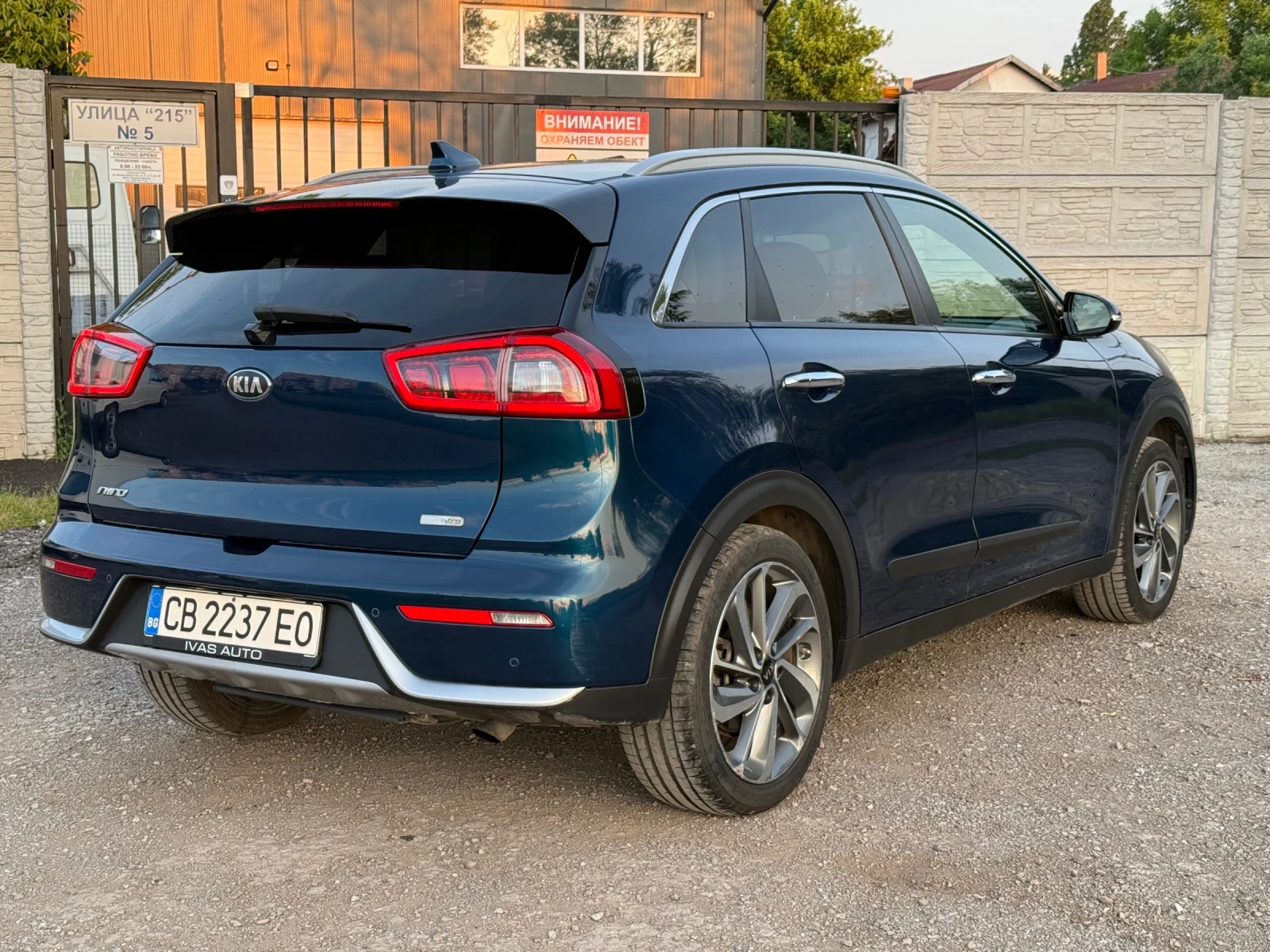 Kia Niro, снимка 6 - Автомобили и джипове - 55079709