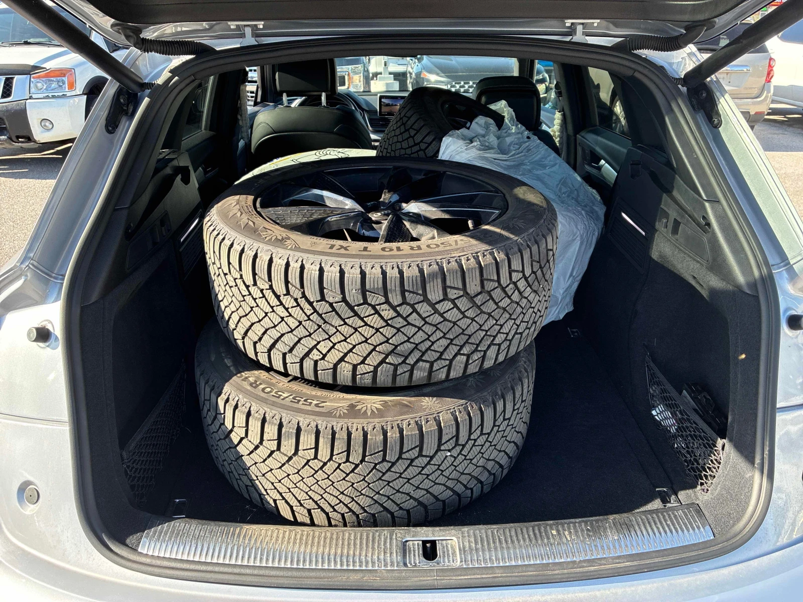 Audi SQ5 TECHNIK * DIAMONG SEATS* ДИСТРОНИК* 360 КАМЕРА* , снимка 12 - Автомобили и джипове - 56062848